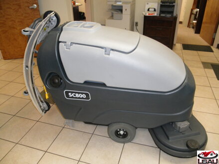 Nilfisk SC800-86  56112035 - Batériový podlahový umývací stroj