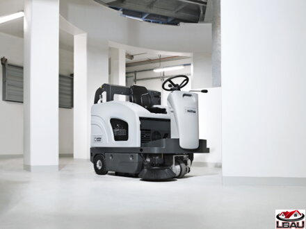 Nilfisk SW4000 P 9084401010 - Benzínový zametací stroj